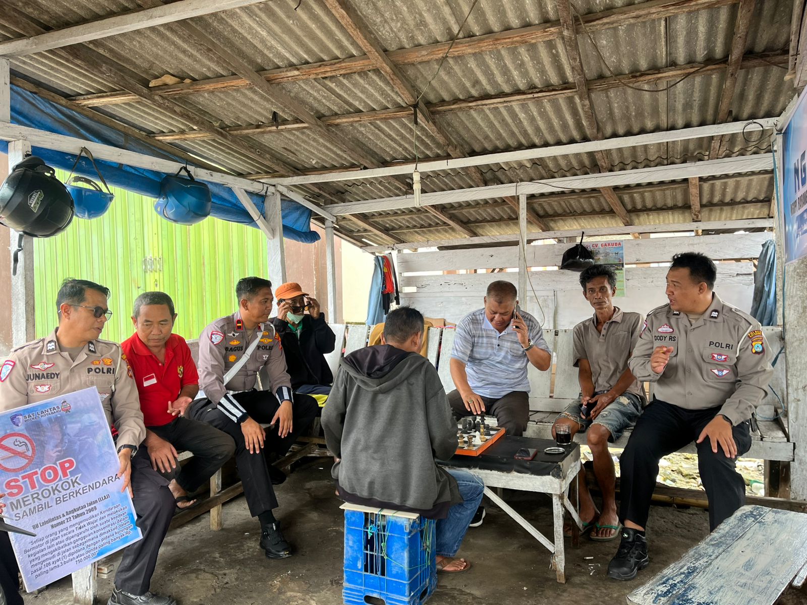 Satlantas Kotabaru Cegah Pelanggaran ODOL Melalui Ngobras di Pelabuhan Panjang
