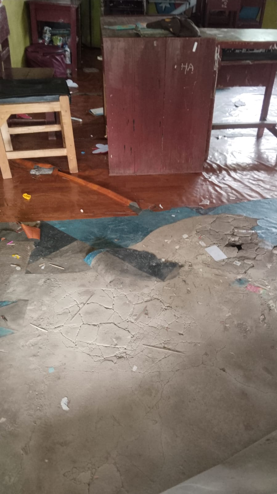 Kerusakan Parah Tiga Ruang Kelas SDN 5 Sungai Jingah