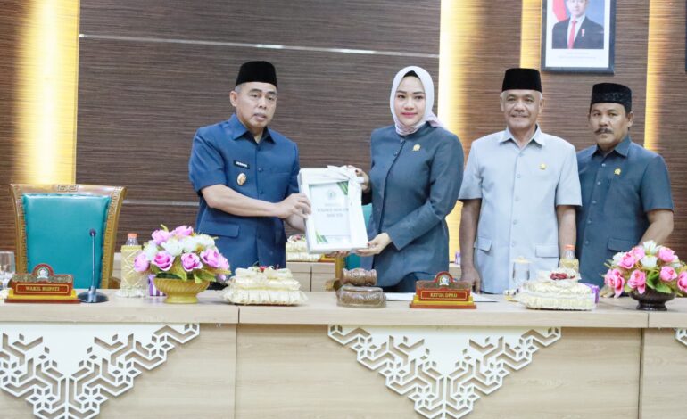 Wabup Batola Hadiri Rapat Paripurna DPRD Penyampaian Rancangan KUA dan PPAS APBD 2026