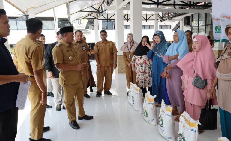 Sinergi Pemkab Batola dan Bulog: Bantuan Pangan Beras Disalurkan ke Masyarakat