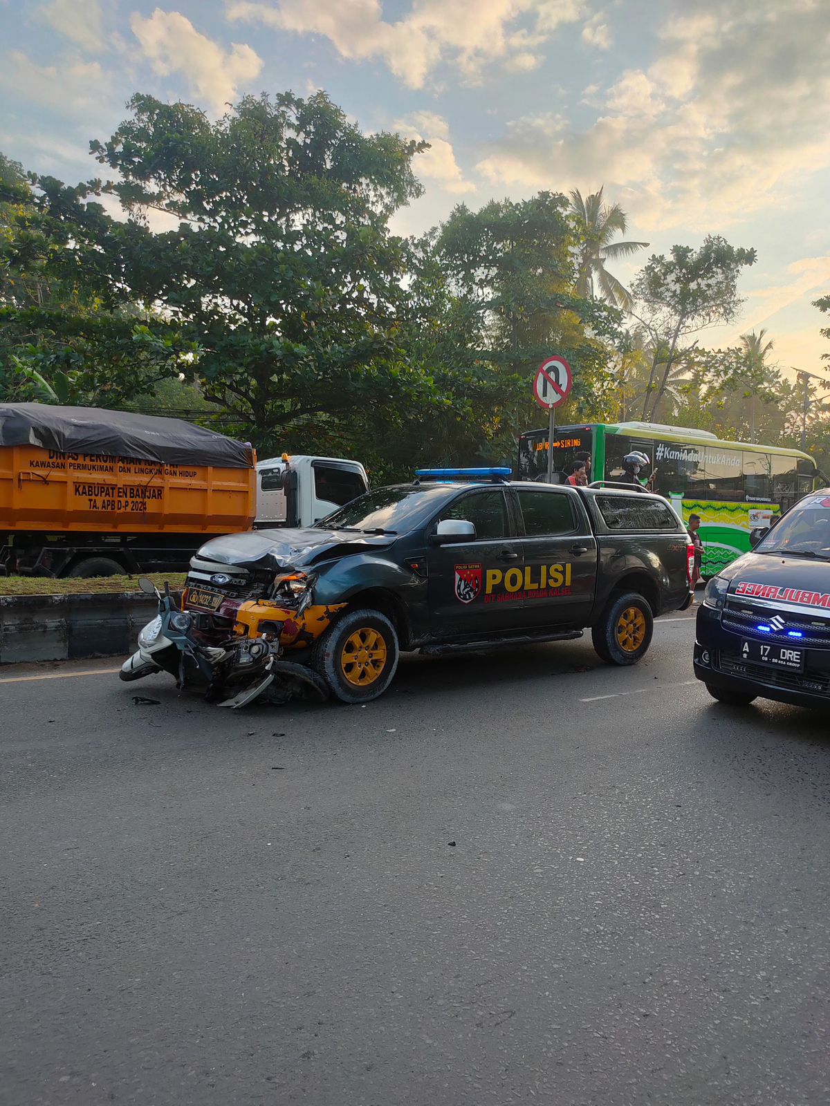 Respons Polda Kalsel soal Mobil Polisi Tabrak Pemotor sampai Tewas
