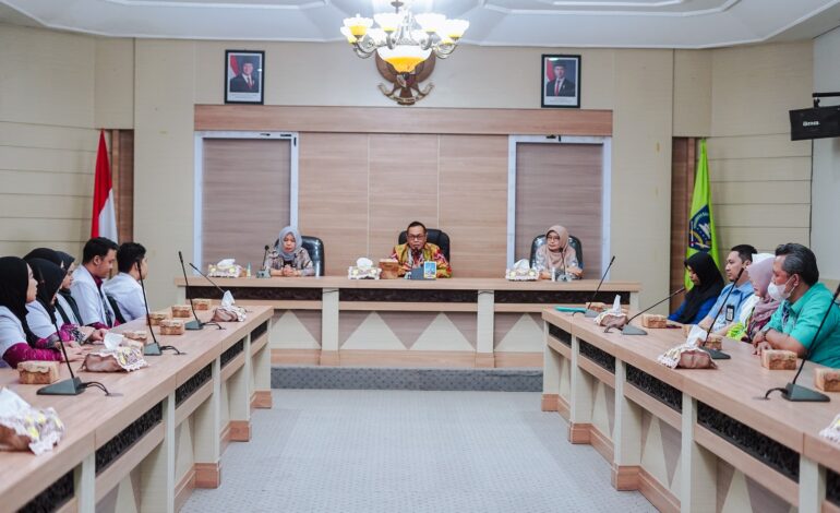 LEPAS 9 DOKTER INTERNSHIP YANG SELESAI BERTUGAS, SEKDA KAB. HSS APRESIASI ATAS DEDIKASI PARA DOKTER