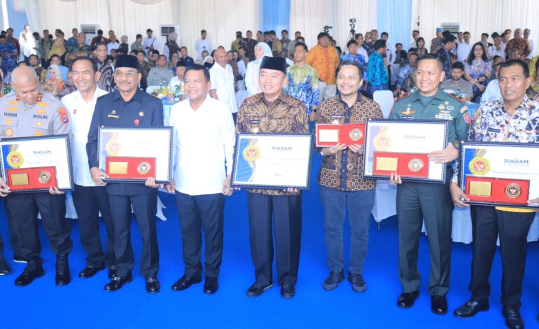 HADIRI PERESMIAN MAKOBINDA KALSEL, BUPATI MANFAATKAN BERSILATURRAHMI DENGAN KEPALA DAERAH LAIN SE-KALSEL