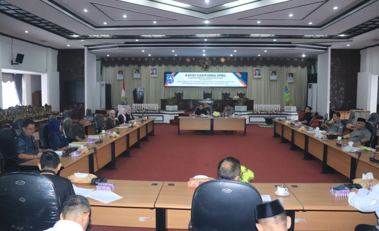 WAKILI BUPATI, SEKDA TANDA TANGANI NOYA KESEPAKATAN ATAS RANCANGAN AWAL RPJMD HSS 2025-2029