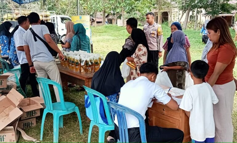 STABILKAN HARGA SEMBAKO, DINAS PERDAGANGAN KAB. HULU SUNGAI SELATAN GELAR PASAR MURAH DAN PASAR MURAH GAS LPG 3 KG JELANG HARI RAYA IDUL ADHA