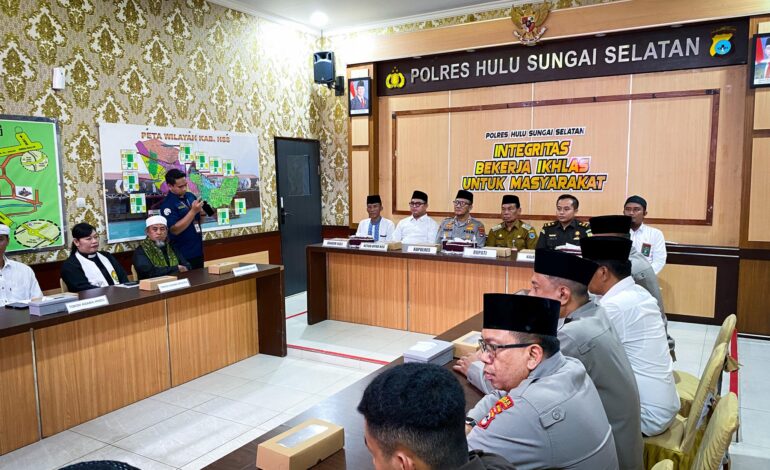 WAKIL BUPATI HSS HADIRI DOA BERSAMA LINTAS AGAMA DALAM RANGKA HARI BHAYANGKARA KE-79