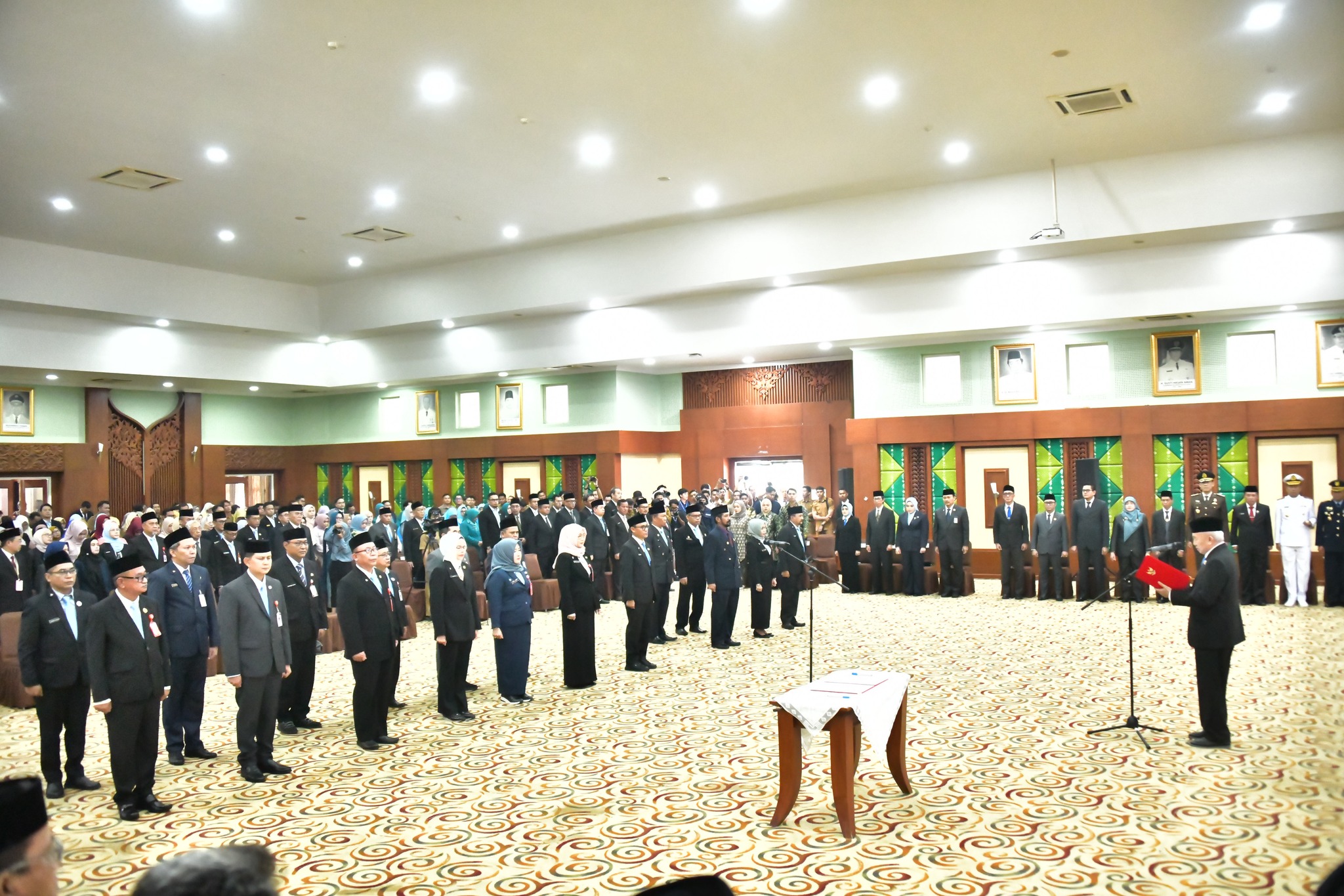 SEKDA HSS HADIRI PELANTIKAN SEKDA PROVINSI KALSEL DI BANJARBARU