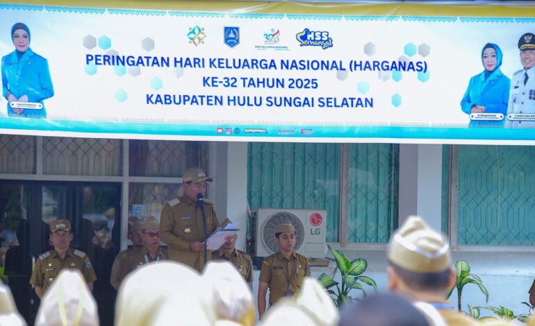 PEMKAB HSS GELAR APEL GABUNGAN & PERINGATAN HARGANAS KE-32: PERKUAT PERAN KELUARGA UNTUK INDONESIA MAJU