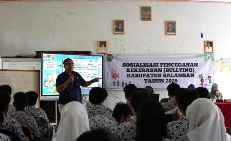 Cegah Kekerasan dan Bullying, DP3A P2KB PMD Balangan Edukasi Siswa SMP Negeri 1 Halong