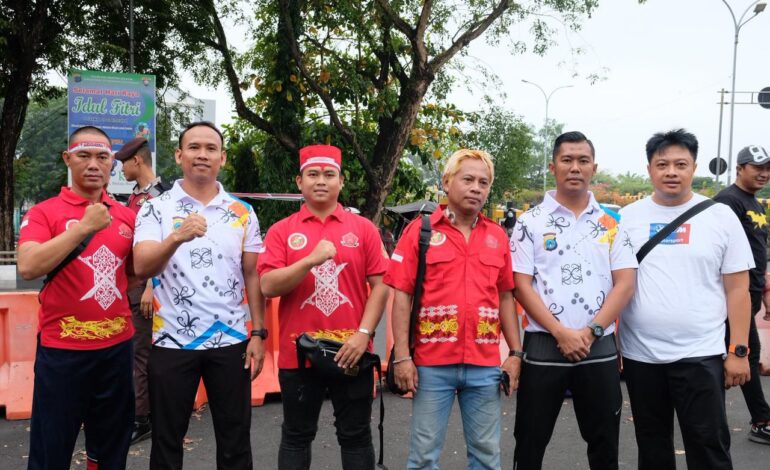 Sambut HUT ke-80 RI, Ribuan Bendera Merah Putih Dibagikan Polda Kalsel