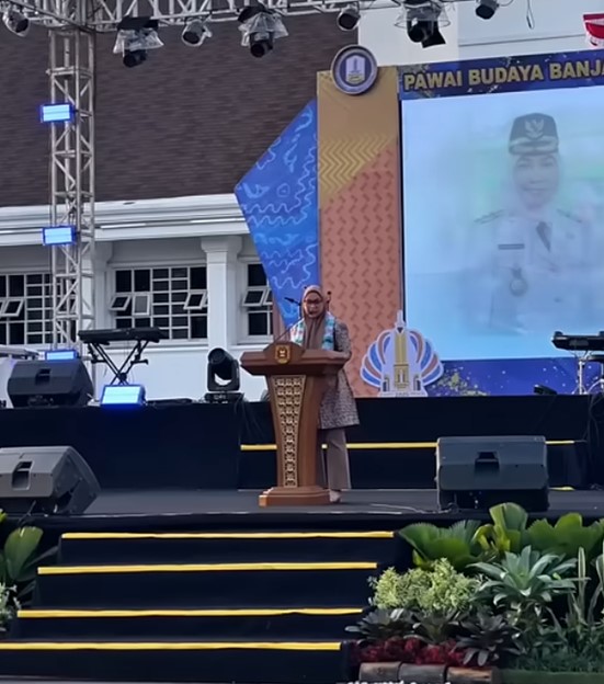 Festival Seni Pawai Budaya Banjarbaru 2025 Resmi Dibuka, Lisa Halaby: Festival Ini Wadah Kita Merayakan Perbedaan
