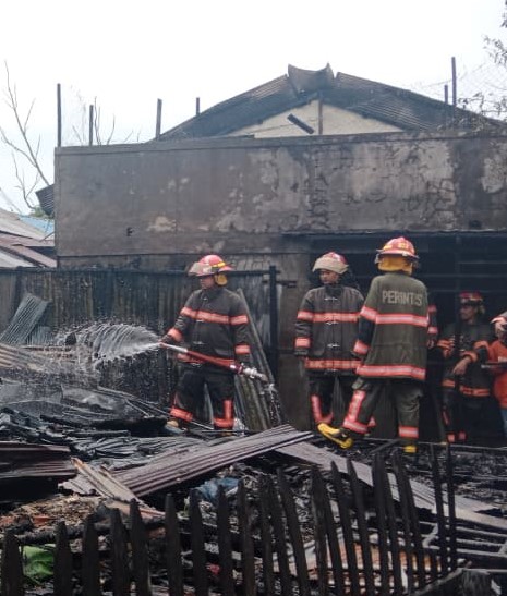 Kobaran Api di Kawasan Jahri Saleh Gegerkan Warga