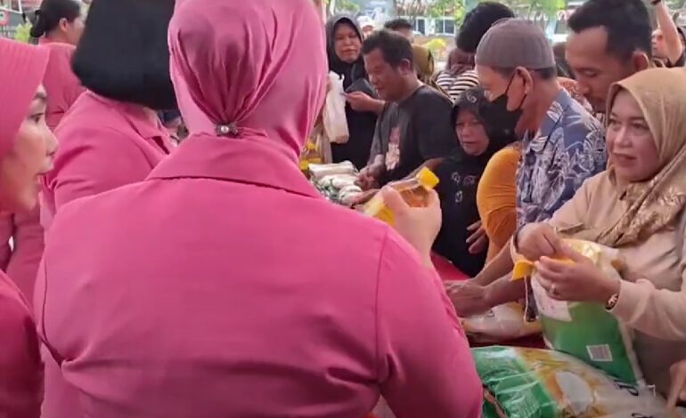Polres Banjarbaru Gelar Gerakan Pangan Murah Semarakkan HUT RI ke-80