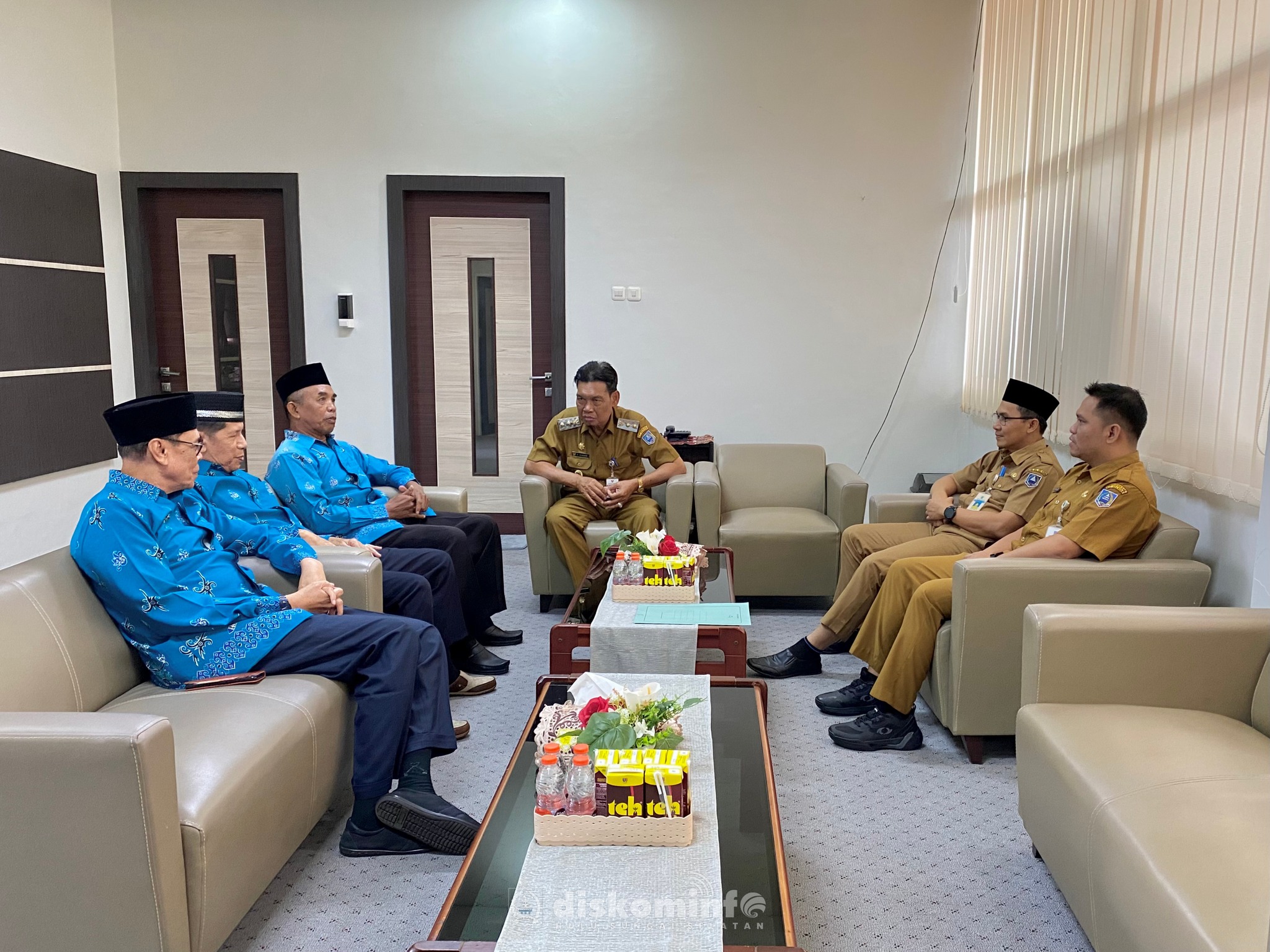 WAKIL BUPATI HSS TERIMA KUNJUNGAN SILATURAHMI IKK HSS PALANGKARAYA