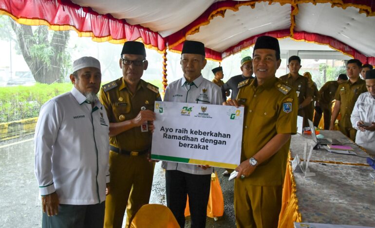 UPATI HSS SERAHKAN INFAQ DAN ZAKAT DI BULAN RAMADHAN