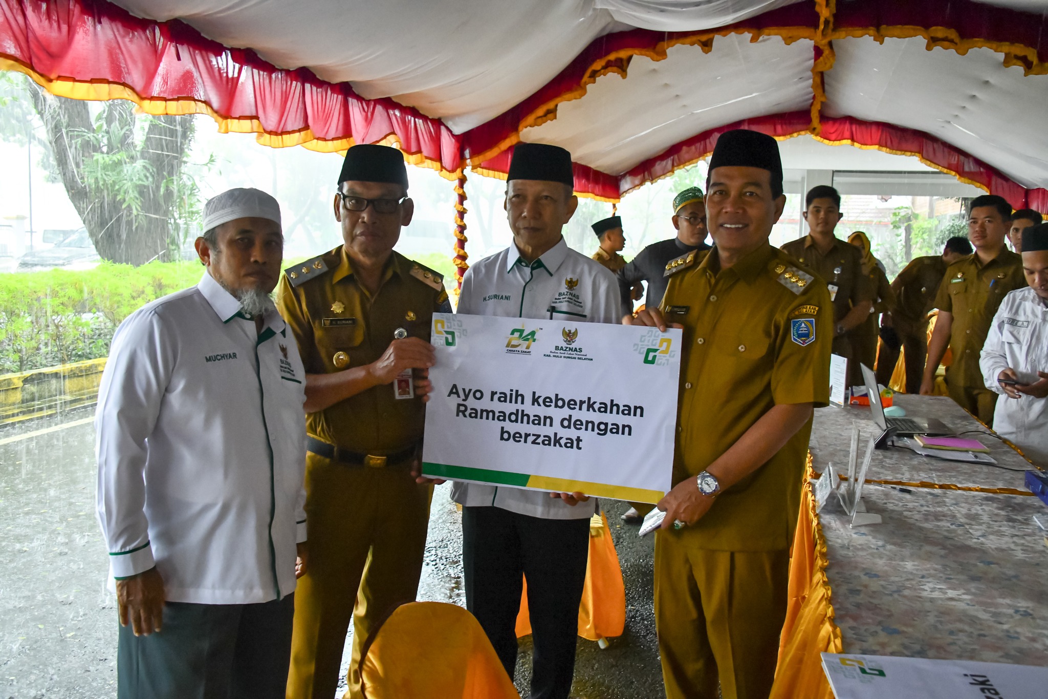 UPATI HSS SERAHKAN INFAQ DAN ZAKAT DI BULAN RAMADHAN