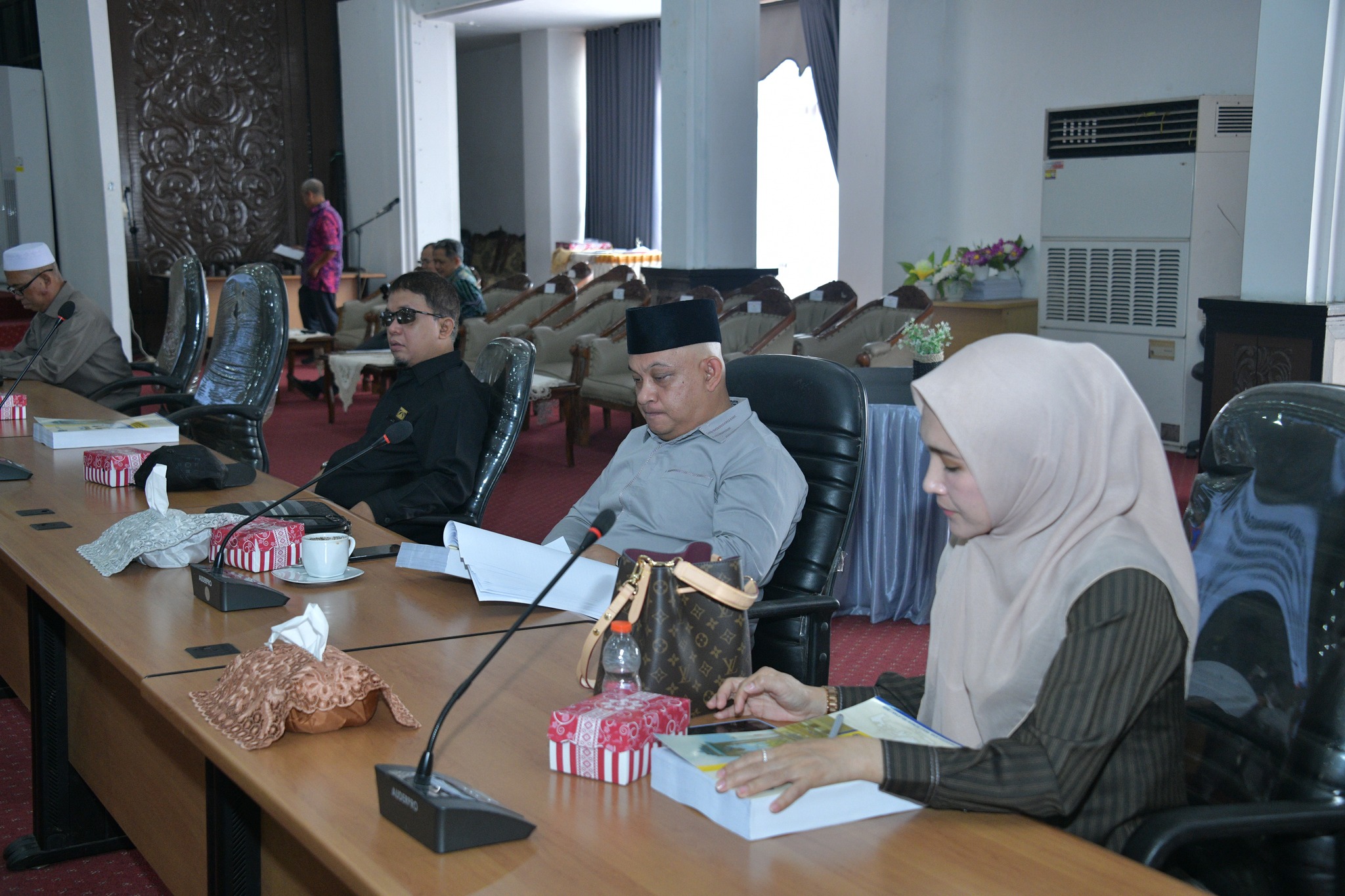DPRD HSS GELAR RAPAT GABUNGAN KOMISI BAHAS RPJMD 2025–2029 BERSAMA EKSEKUTIF