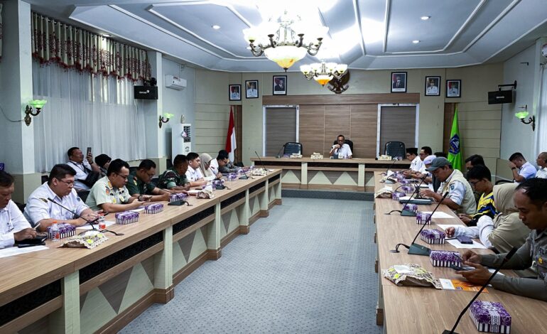 SEKDA HSS PIMPIN RAKOR PERSIAPAN “HSS BERSHOLAWAT” DAN “PESTA RAKYAT”
