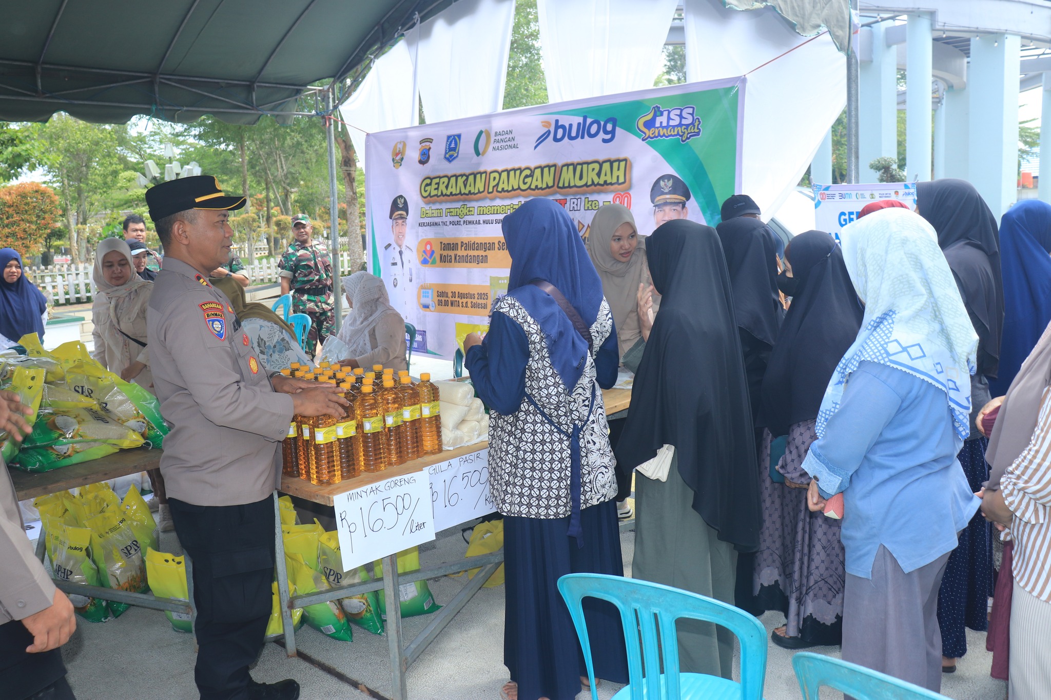 IKUT LAKSANAKAN GERAKAN PANGAN MURAH, PEMKAB HSS GANDENG TNI & POLRI & BULOG