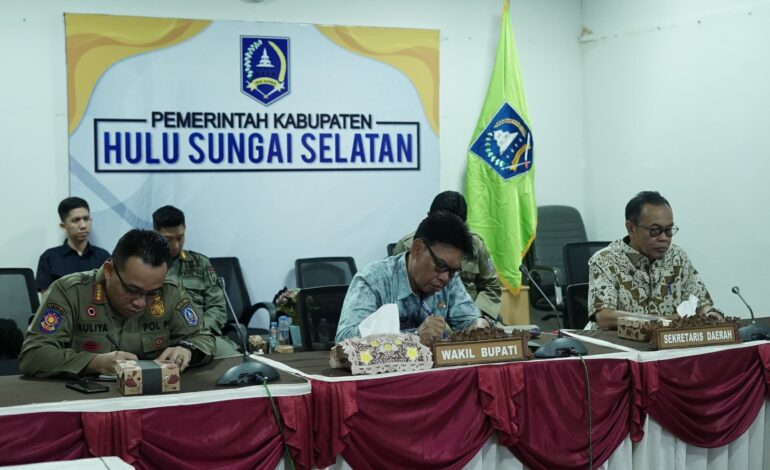 PEMKAB HSS IKUTI RAPAT NASIONAL ANTISIPASI PERKEMBANGAN SITUASI TERKINI YANG DIPIMPIN MENDAGRI