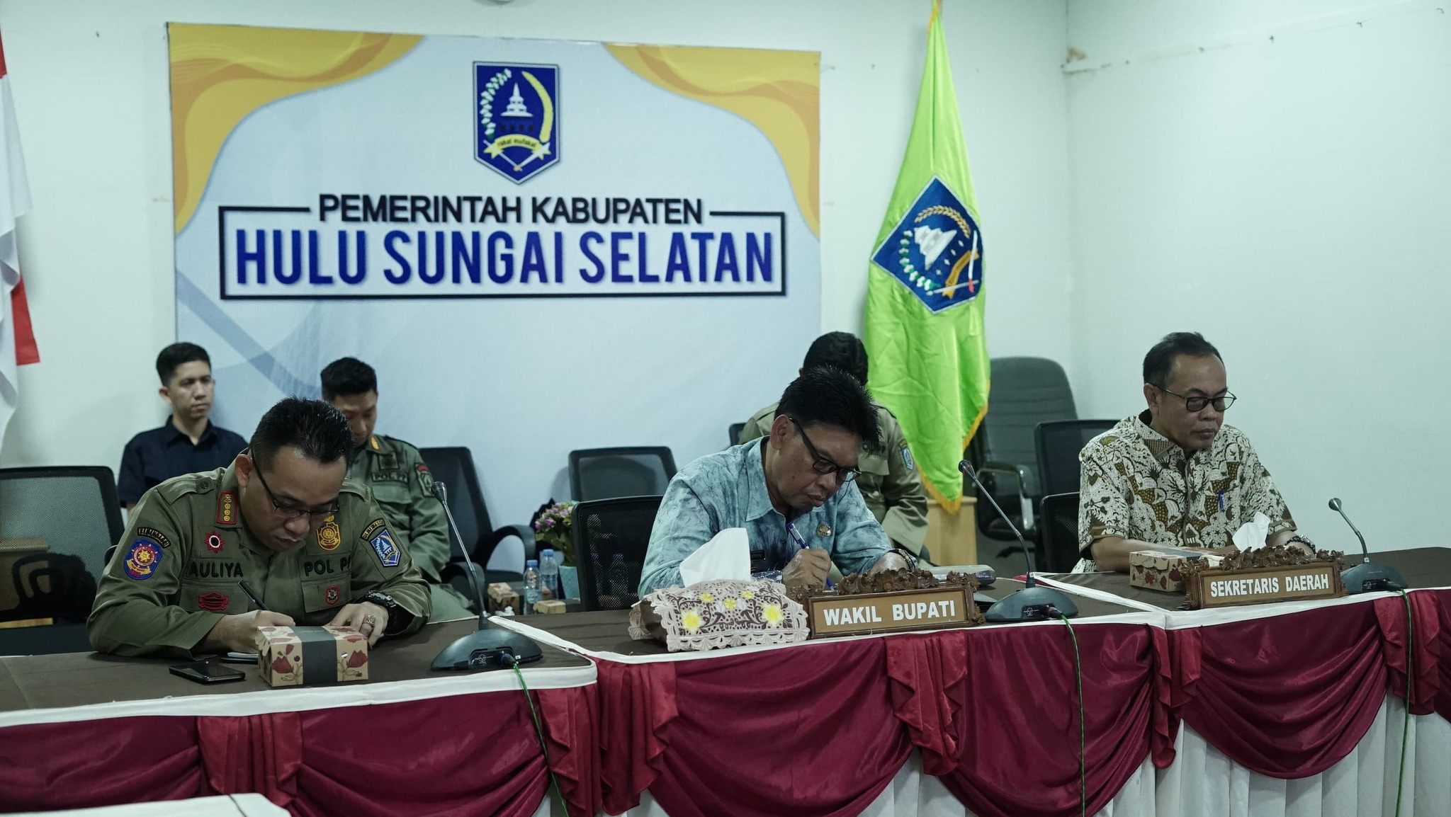 PEMKAB HSS IKUTI RAPAT NASIONAL ANTISIPASI PERKEMBANGAN SITUASI TERKINI YANG DIPIMPIN MENDAGRI