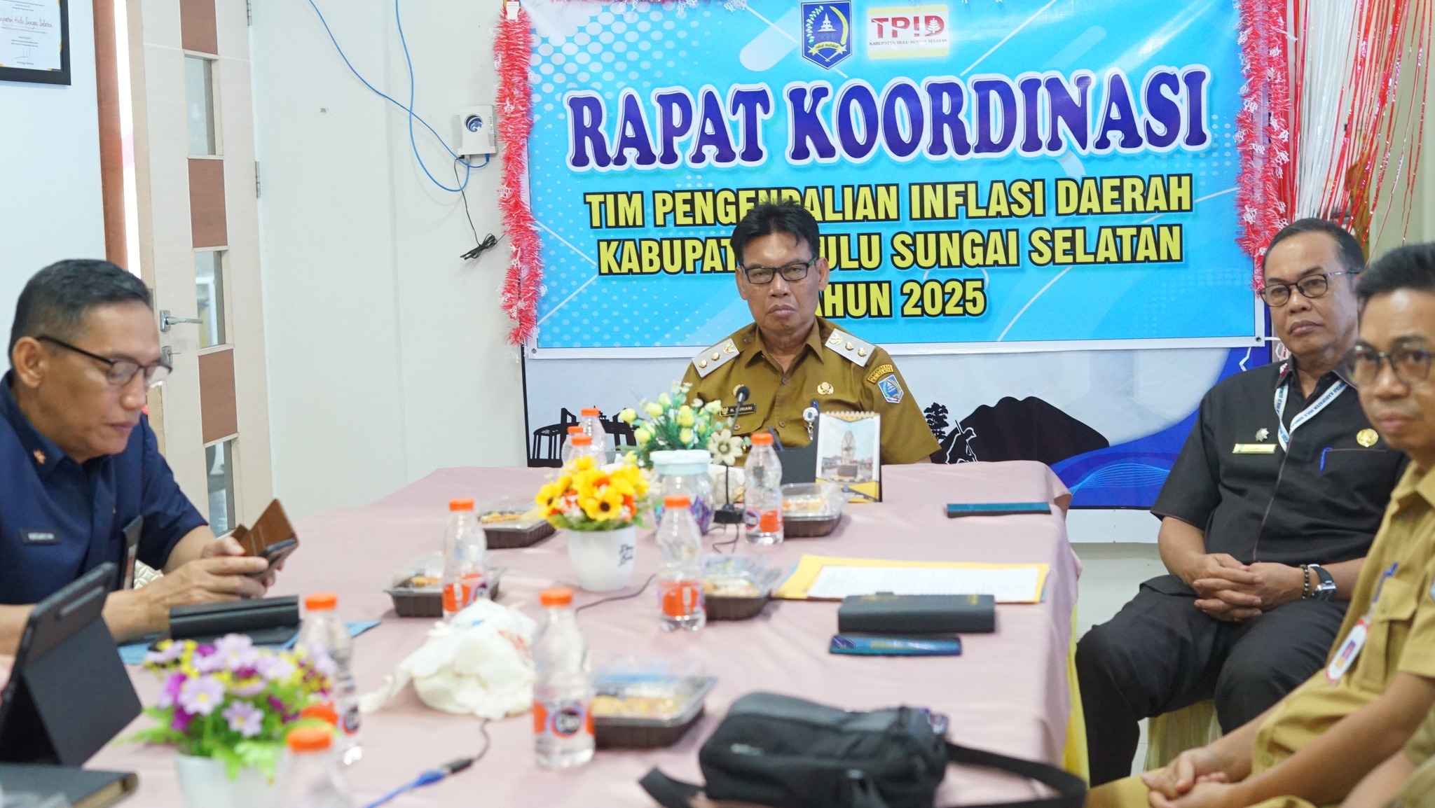 WAKIL BUPATI HSS IKUTI RAKOR ARAHAN MENDAGRI TERKAIT PERKEMBANGAN SITUASI DAN PENGENDALIAN INFLASI 2025
