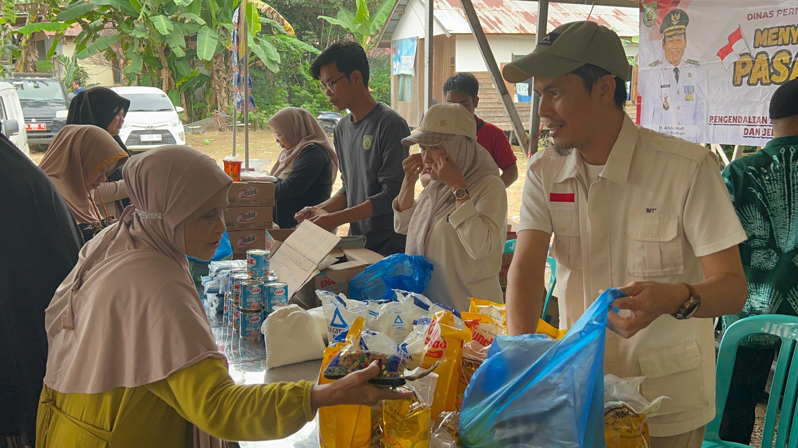 Pasar Murah Disperindag Balangan di Desa Jungkal Diserbu Warga, Harga Sembako Lebih Terjangkau