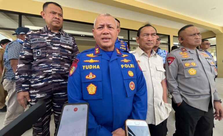 Personel Brimob, Samapta dan Basarnas Dikerahkan untuk Mencari Helikopter Hilang