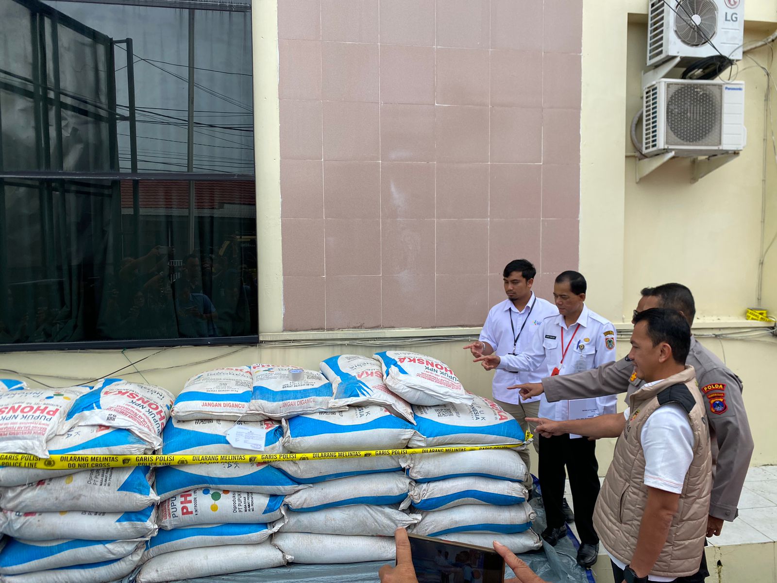 Penyalahgunaan Pupuk besubsidi ,digagalkan oleh Direktorat Reskrimsus Polda Kalimantan Selatan