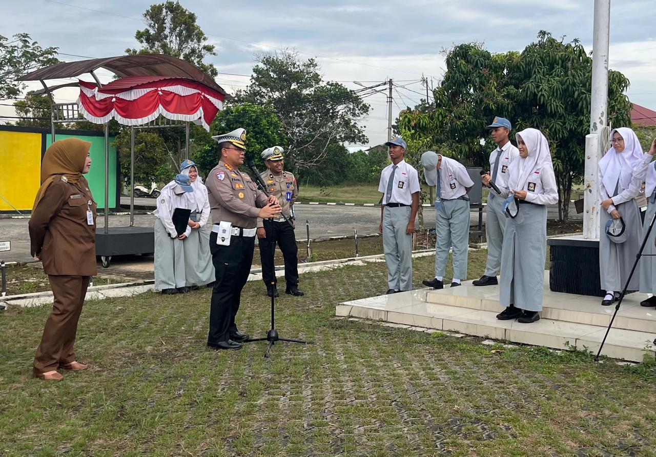 Ditlantas Polda Kalsel Goes to School, Berikan Edukasi Keselamatan Berlalu Lintas