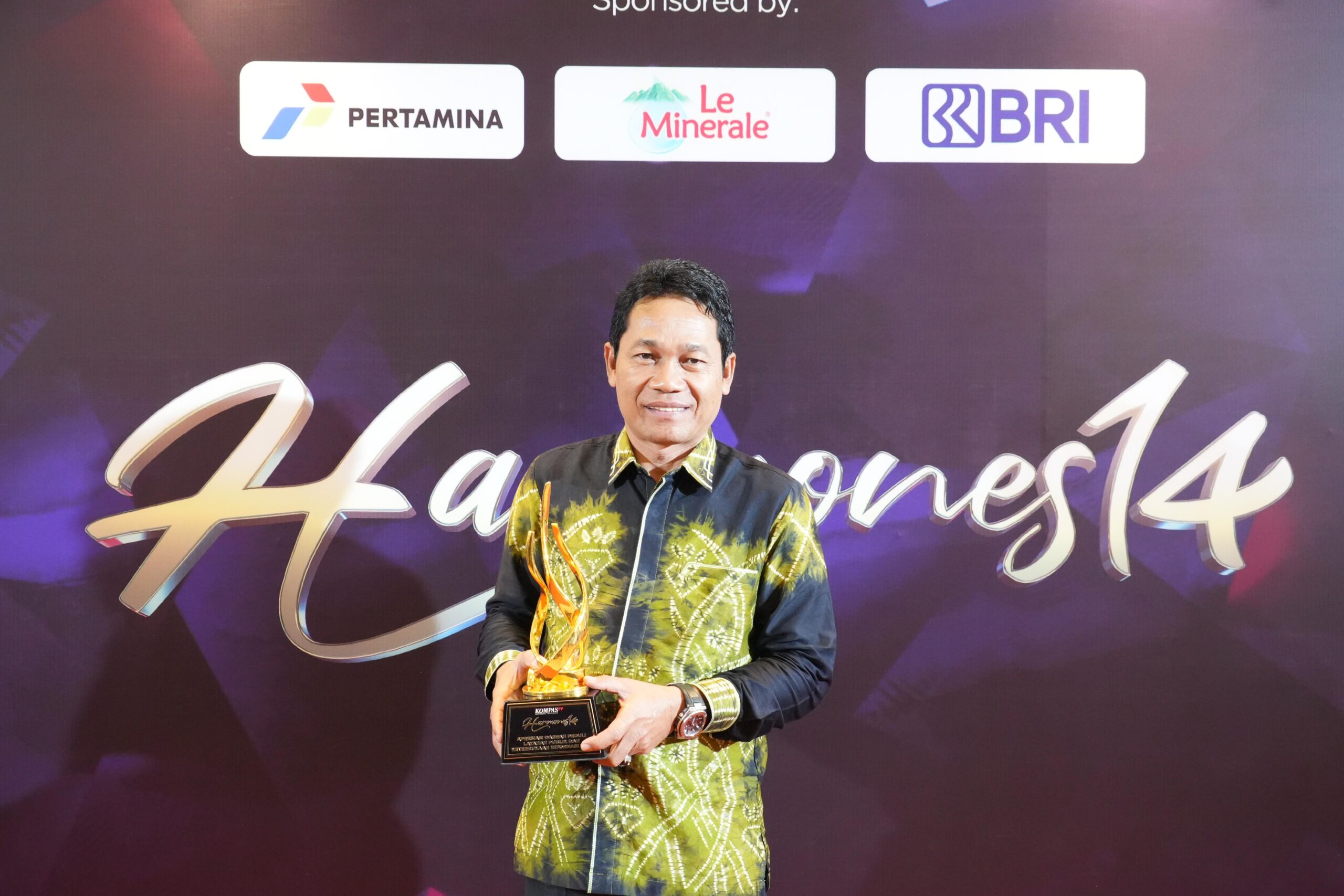 Kompas TV Anugerahi Bupati Balangan Penghargaan Layanan Publik dan Keterbukaan Informasi