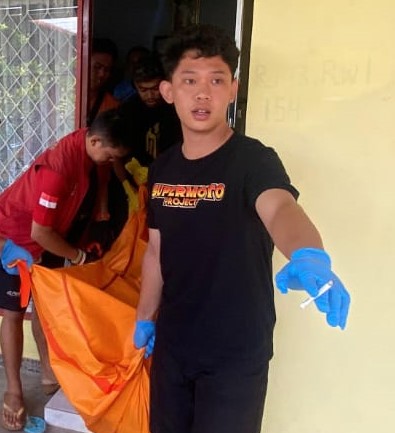 Seorang Ibu Tua Ditemukan Meninggal Dunia di Ruang Tamu Rumahnya