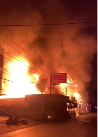 Kebakaran Hebat di Pelambuan, PAUD dan Pertokoan Ludes Dilalap Api