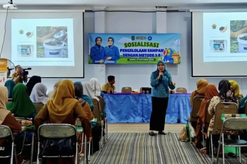 Pengelolaan Sampah Metode 3R Disosialisasi TP-PKK HSU