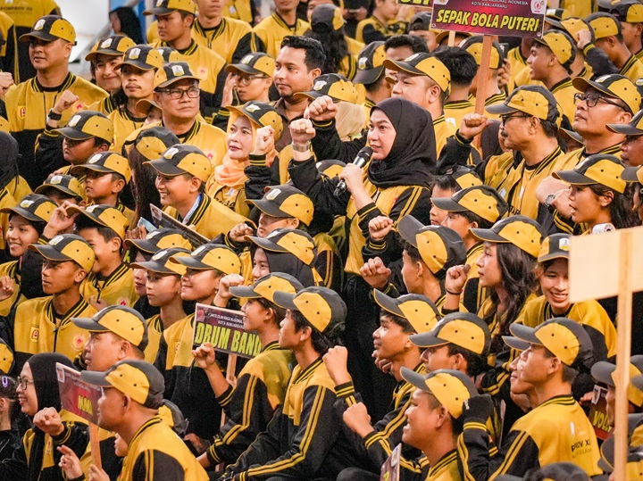 Wali Kota Banjarbaru Lepas 55 Kontingen PORPROV XII Kalsel, Targetkan Lampaui 52 Medali Emas