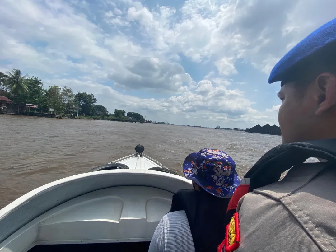 Kelotok Bermuatan Batu Bara Karam di Sungai Barito, Satu Orang Hilang