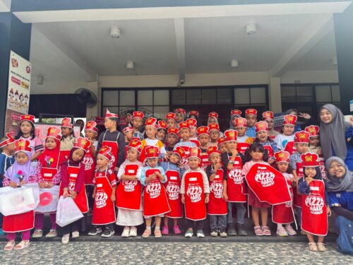 42 Anak Ikuti Pizza Making English Club 