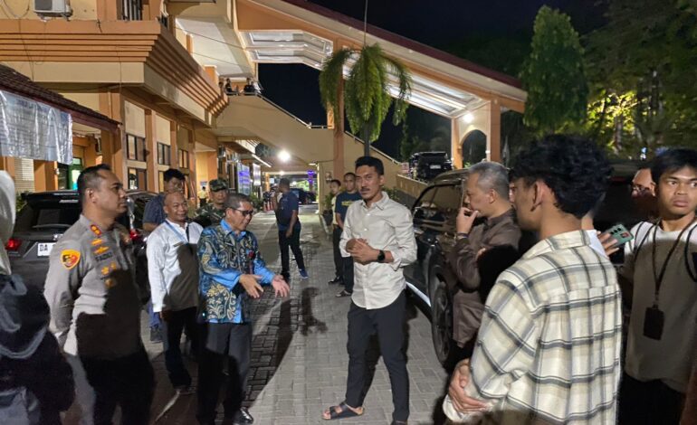 Bupati Banjar Turun Langsung Jenguk Puluhan Korban Keracunan MBG di Martapura