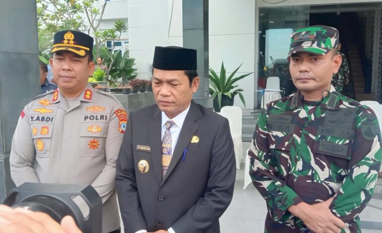 Bupati Balangan Serahkan Mobil Layanan Peradilan dan Genset untuk Dukung Operasional Polres dan Kodim