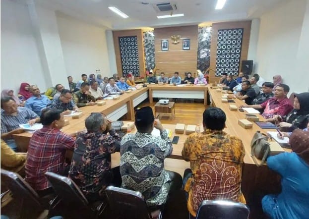 DPRD Batola, Berhasil Menengahi Polemik Sawit Di Kolam Kanan Wanaraya.