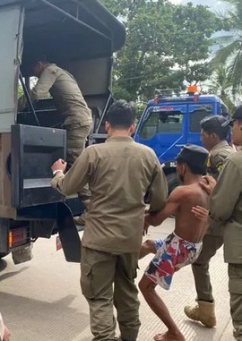 Pria Ganguan Jiwa Ganggu Penumpang di Pelabuhan Trisakti Banjarmasin