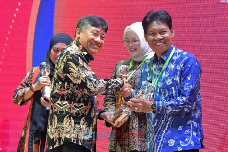 Inovasi “LIWAR HSS” Antar Pemkab HSS Raih Bhumandala Rajata 2025