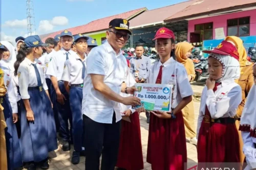 Pemkab Tabalong Berikan Beasiswa Miskin dan Siswa ABK