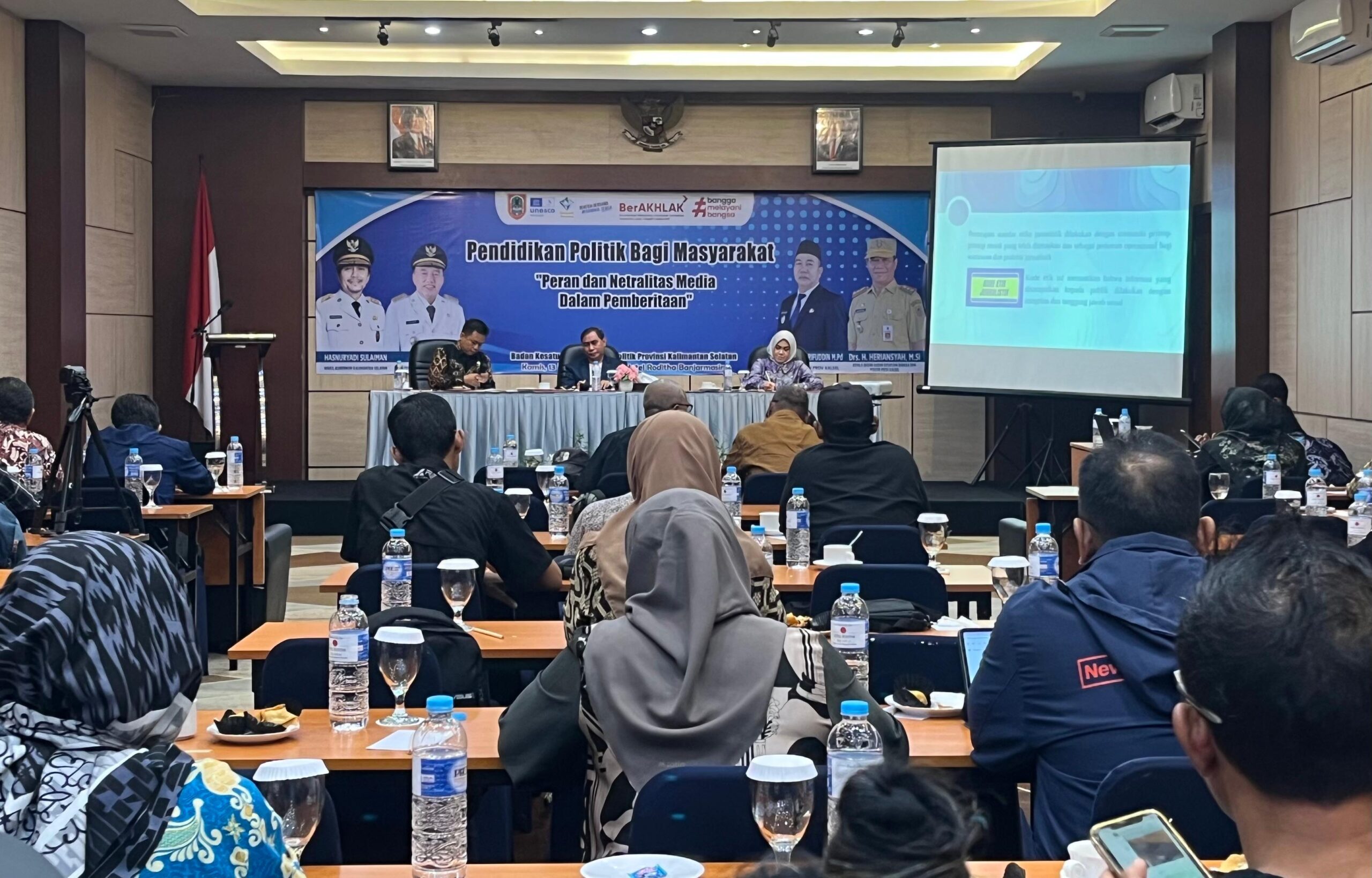 Peran Vital Media Massa dalam Demokrasi dan Memgedukasi Masyarakat