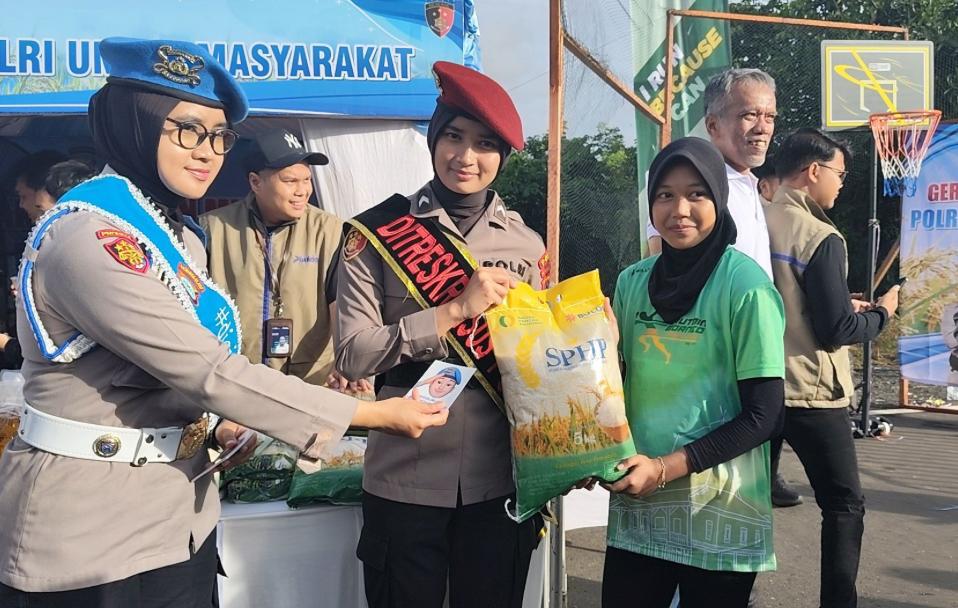 Jamin Ketersediaan Pangan Aman Jelang Nataru, GPM Polda Kalsel Hadir di Arutmin Borneo Run