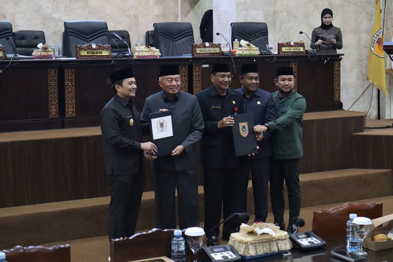 Pemprov Kalsel Sampaikan Pendapat Akhir APBD 2026, Gubernur Muhidin Tekankan Efisiensi dan Keberpihakan pada Masyarakat