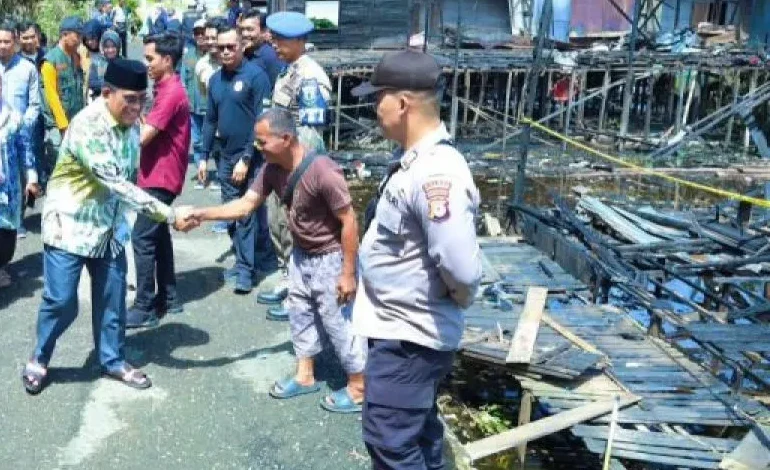Korban Kebakaran Desa Murung Padang Dibantu Pemkab HSU