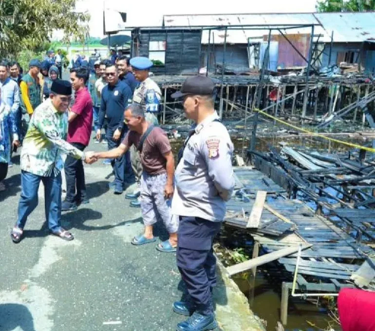 Korban Kebakaran Desa Murung Padang Dibantu Pemkab HSU