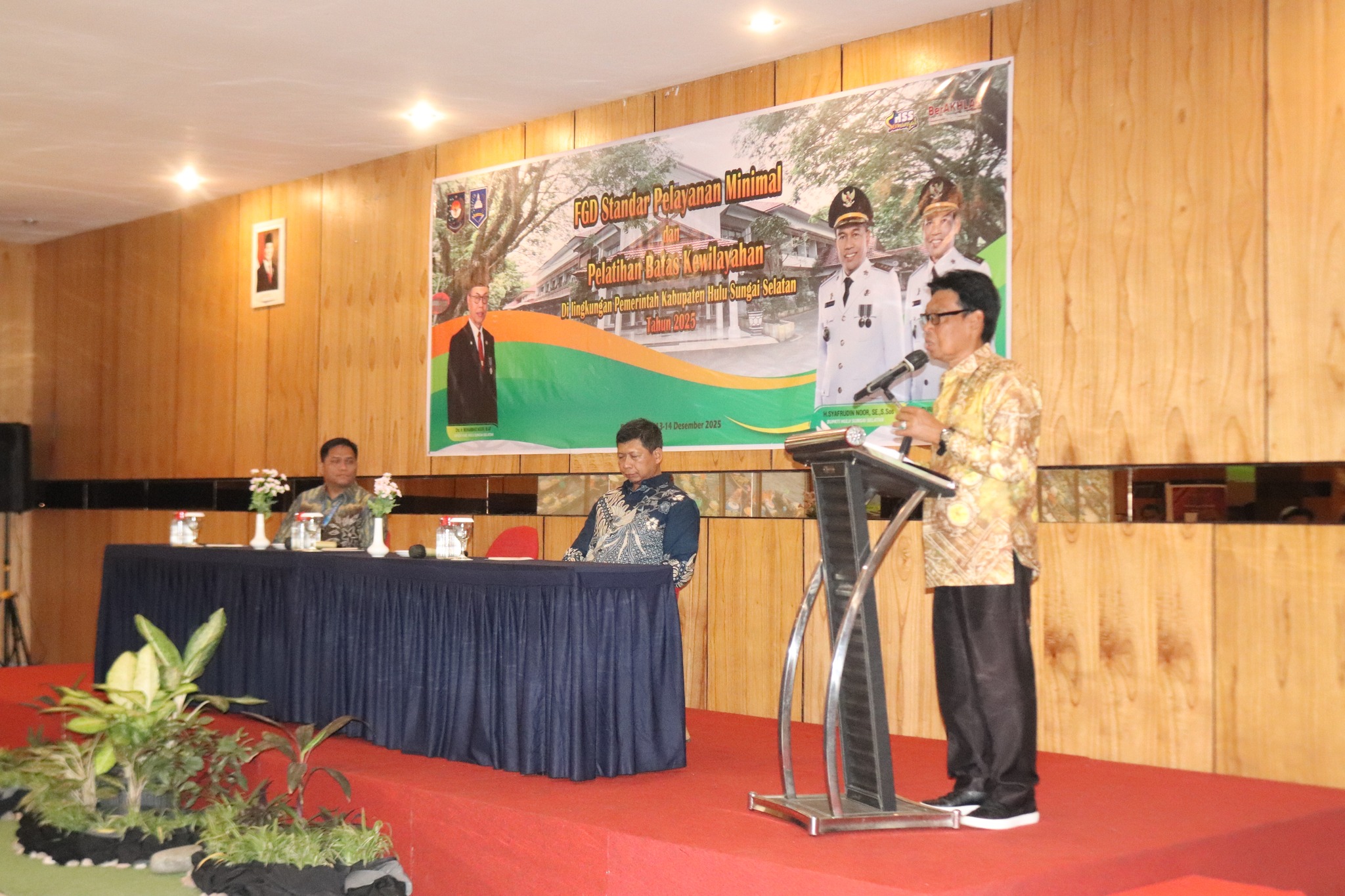 Wakil Bupati HSS Buka FGD SPM dan Pelatihan Batas Kewilayahan di Banjarbaru