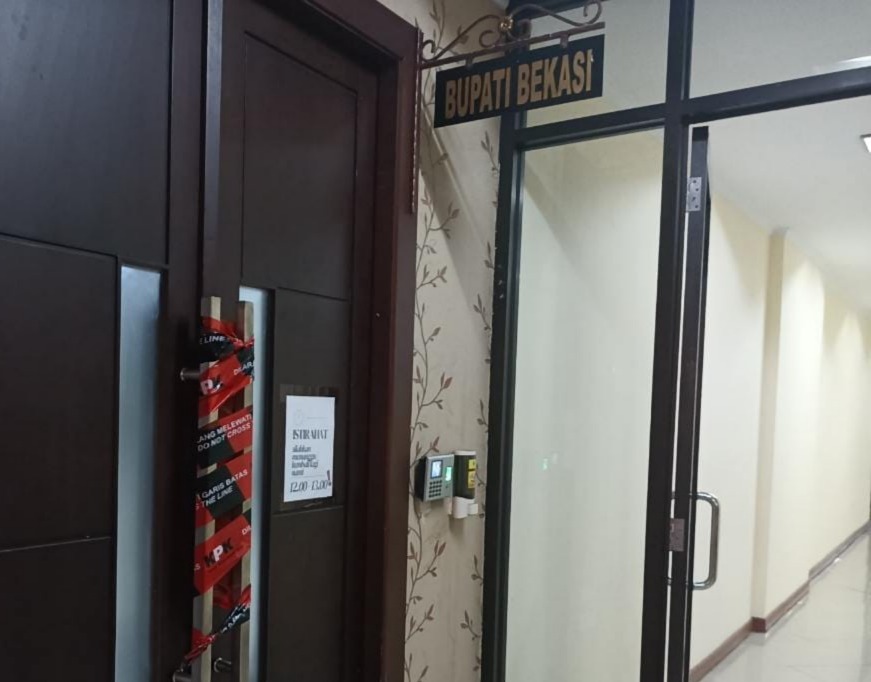 KPK segel Kantor Bupati Bekasi